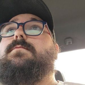 Meet your Posher, Casey